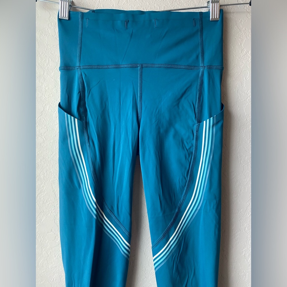 Lululemon Speed Limit Crop 23" in Bermuda Teal ~ Size 4 - Picture 6 of 12